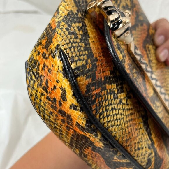 Scene snakeskin snake head crossbody purse - Picture 9 of 16